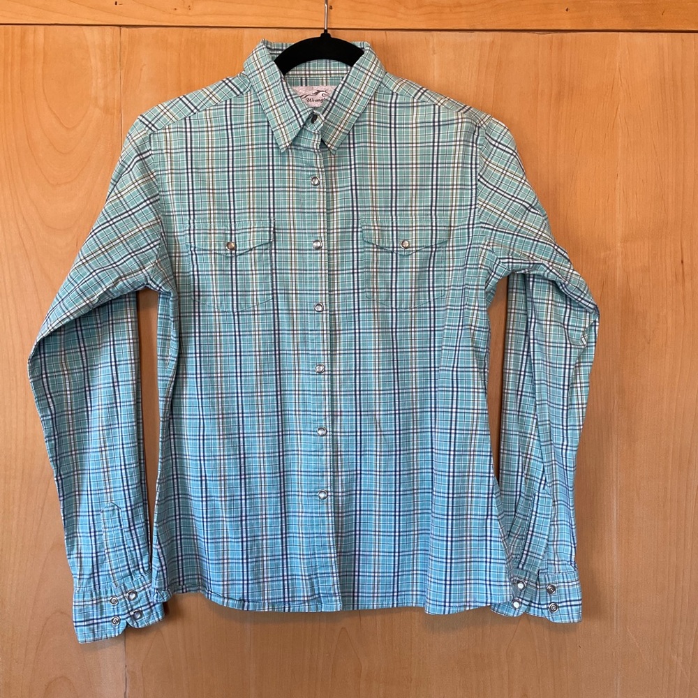 Woman’s small wrangler pearl snap